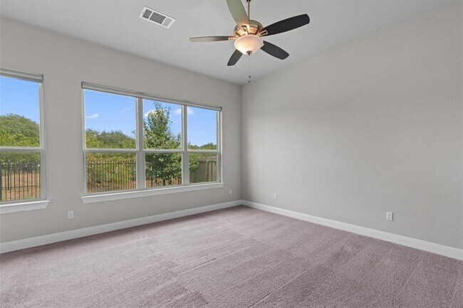 Building Photo - 4660 Katherine Dr