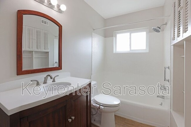 Building Photo - 2304 Ringling Blvd