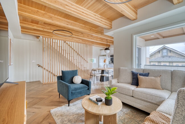 Building Photo - 5012 NE 26th Ave