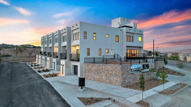 Building Photo - 1519 Golden Hill Terrace