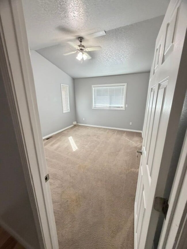 Building Photo - 1006 Frontier Ct