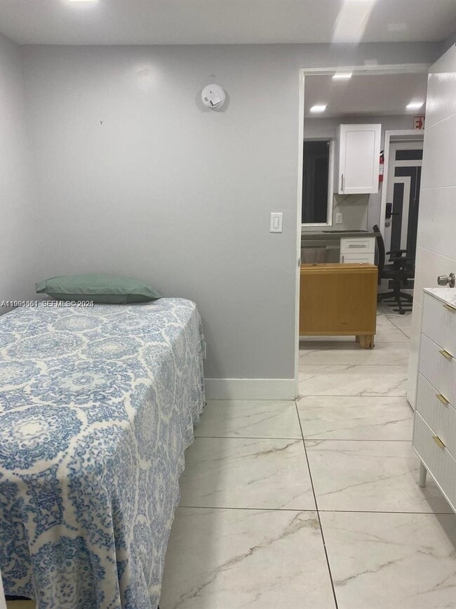 Building Photo - 2242 Polk St