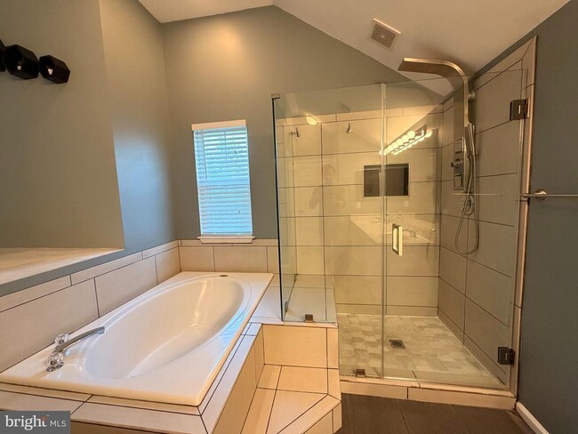 Building Photo - 2509 William Taft Ct