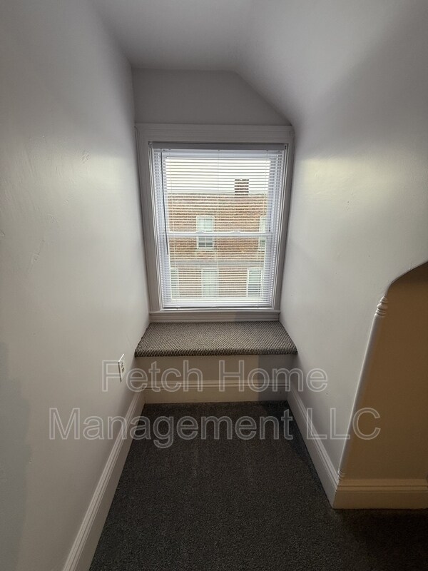 Building Photo - 125 E State St