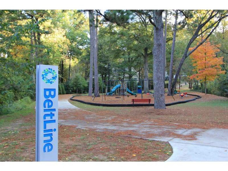 5 minute walk to the beltline - 215 Semel Dr