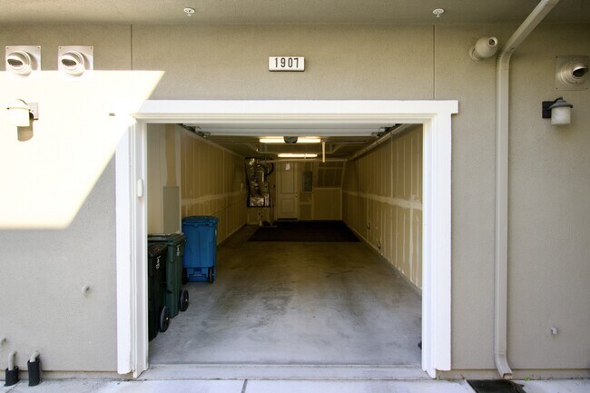 Building Photo - 643 Turnbuckle Dr