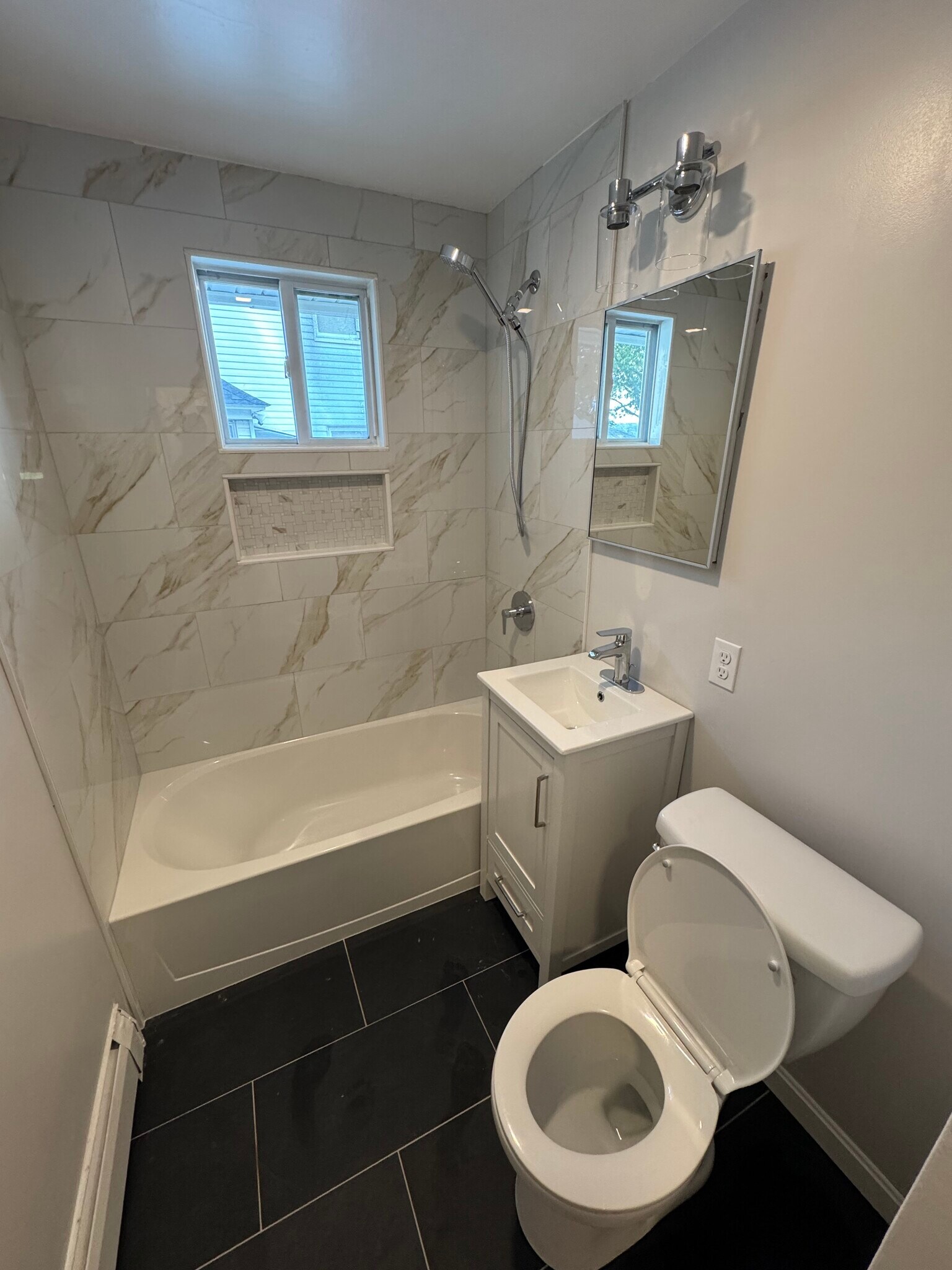 Bathroom - 4 Lord St