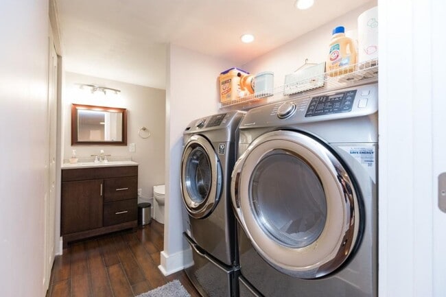 Building Photo - 2658 Edgemont St