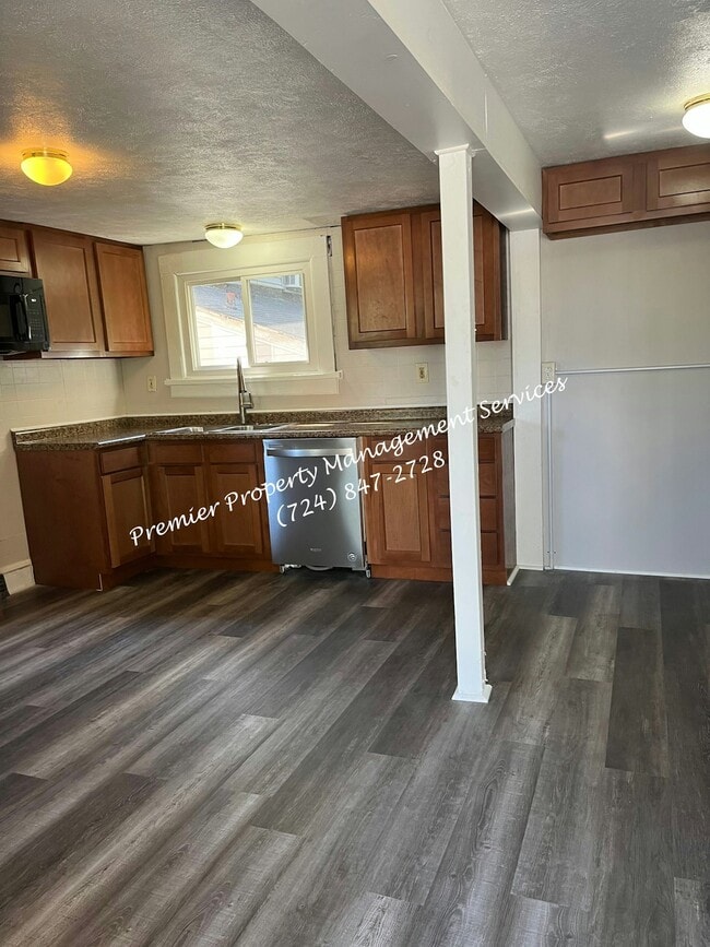 Building Photo - 2727 9th Ave
