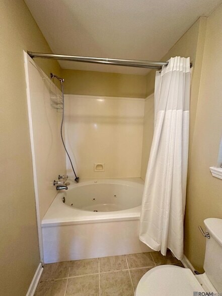 Building Photo - 1428 S Vista Ave