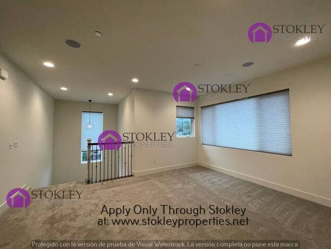 Building Photo - 3184 Manor Ave