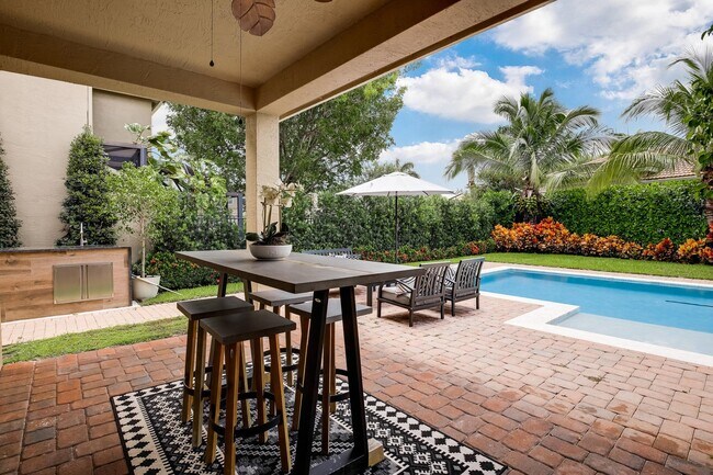 Building Photo - 10894 Bitternut Hickory Ln