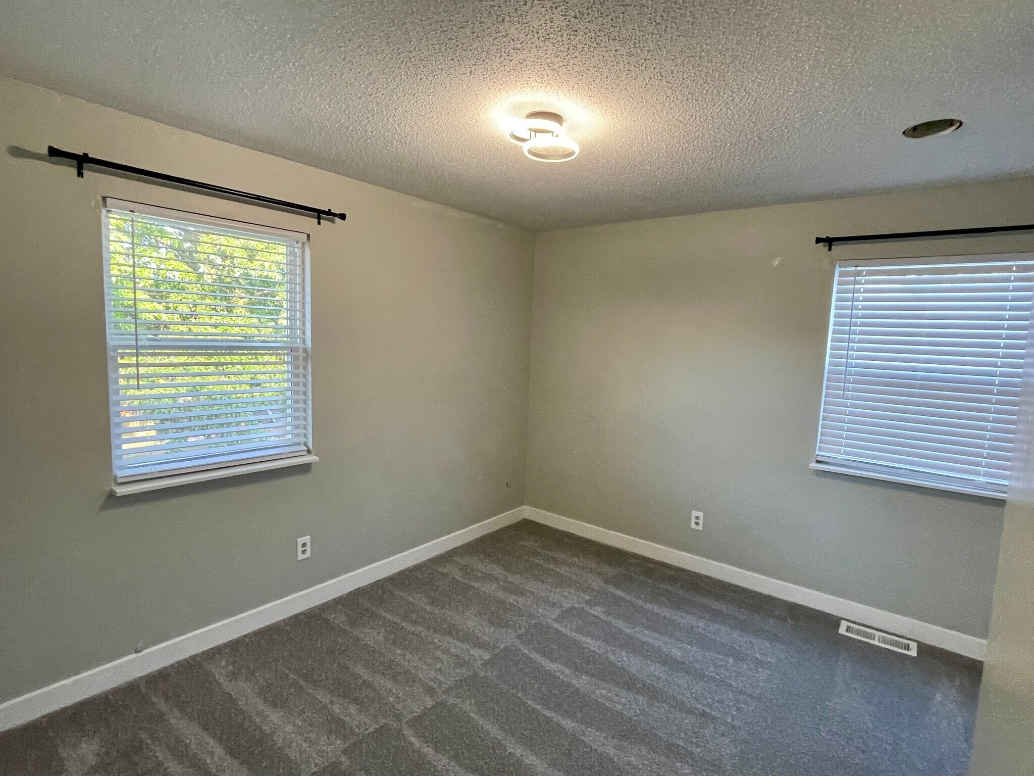 Building Photo - 13907 Falkirk Cir