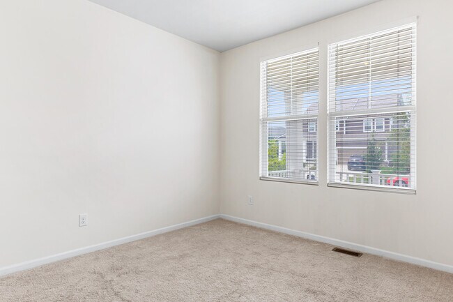 Building Photo - 897 Harrison St