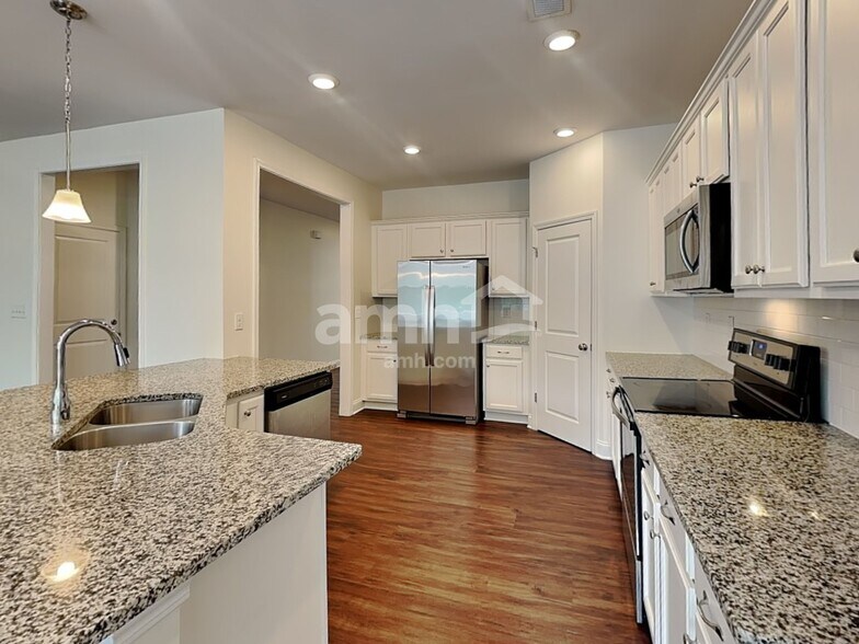 Building Photo - 10831 Maryanna Ct