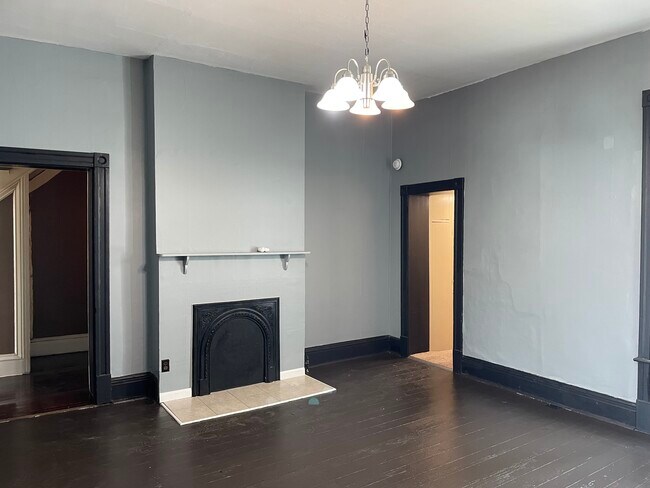 Building Photo - 315 S Penn St