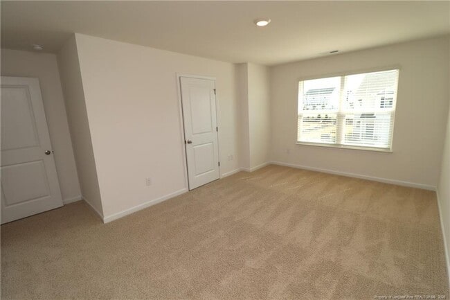 Building Photo - 374 Freestall Dr