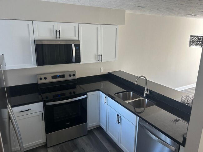 Building Photo - 2830 Sand Run Pkwy