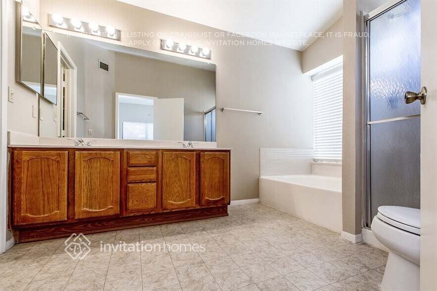 Building Photo - 11564 W Sage Dr