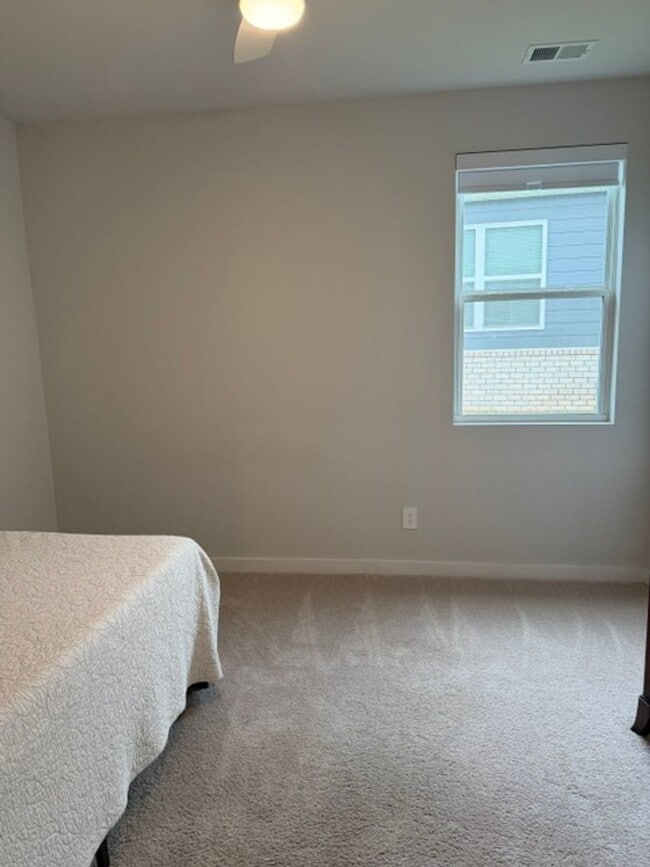 Building Photo - For Lease!! Available in June.  Experience comfortable, low-maintenance living in one of Gallatin...