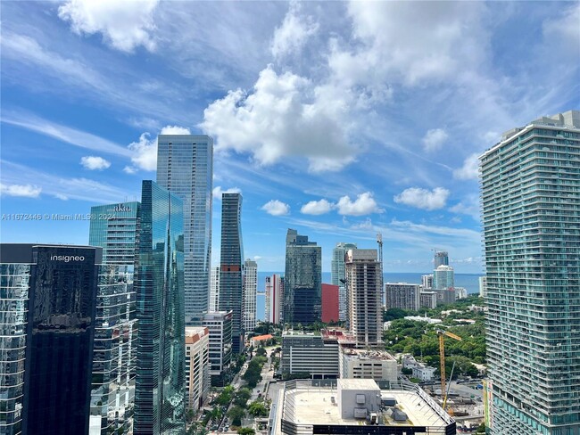 Building Photo - 1050 Brickell Ave