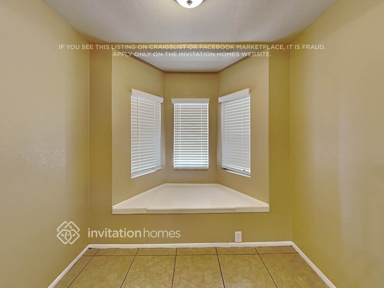 Building Photo - 4612 W Saguaro Dr