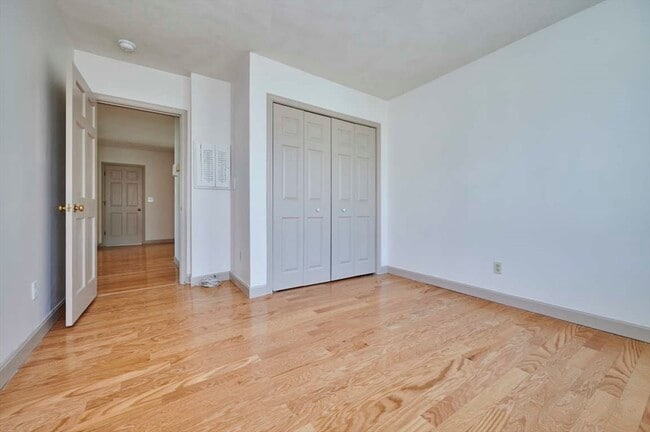 Building Photo - 75 Summer St