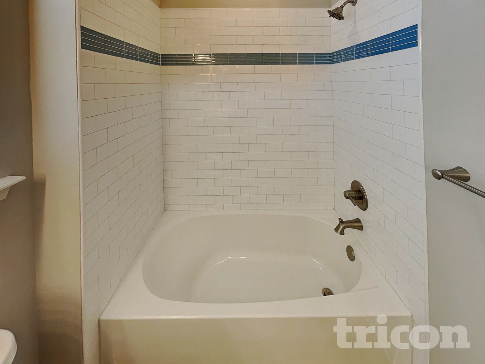 Building Photo - 2862 Alpin Dr