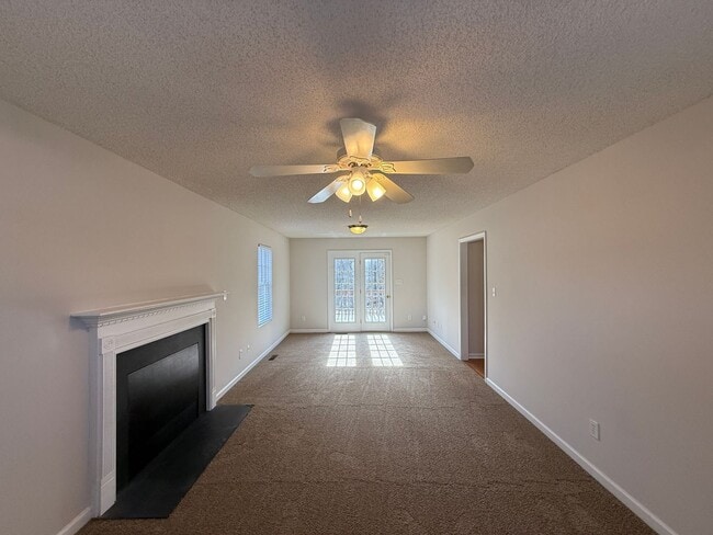 Building Photo - 2120 Dave St