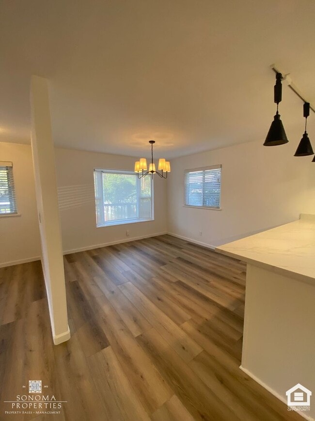 Building Photo - Updated 3bd+ Home In Glen Ellen