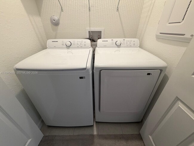 Building Photo - 286 SW 159th Dr