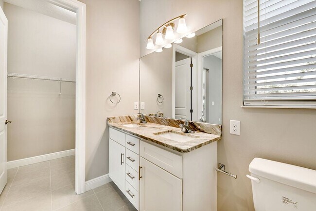 Building Photo - Your next home awaits!