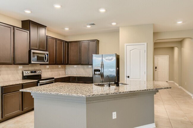 Building Photo - 3BR/2 Bath 1-Story on greenbelt, loads of extras!