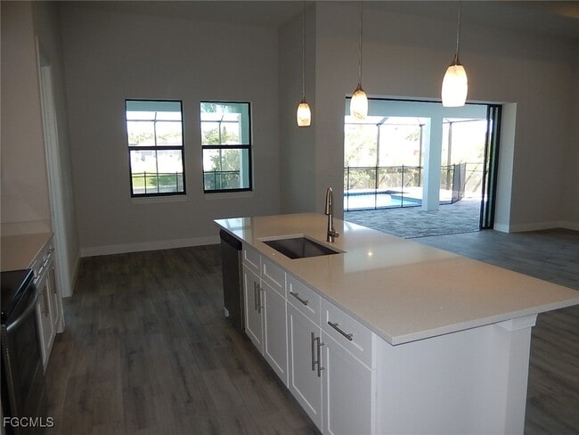 Building Photo - 1113 SW 1st Terrace