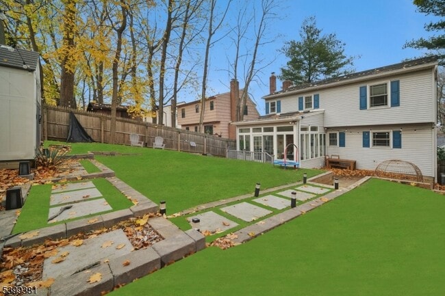 Building Photo - 17 Edison Dr