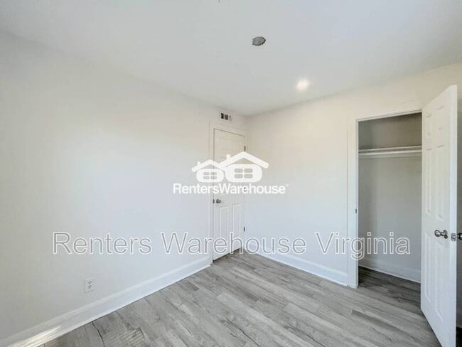 Building Photo - 1375 W Ocean View Ave