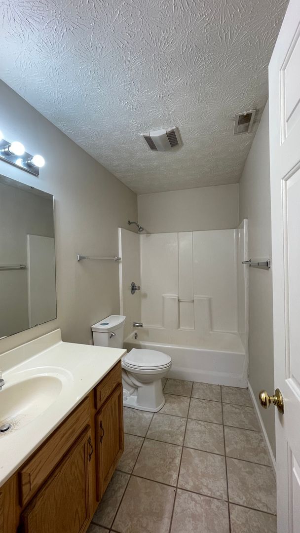 Building Photo - LINDBERG VILLAGE...Duplex