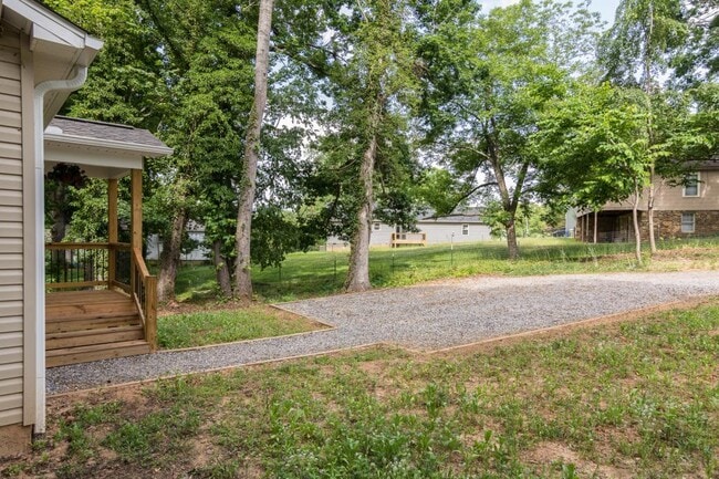 Building Photo - 15 Sand Hill School Rd