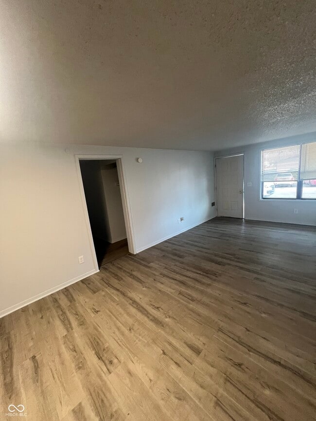 Building Photo - 2000 Indianapolis Rd