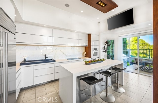 Building Photo - 4 Chandon