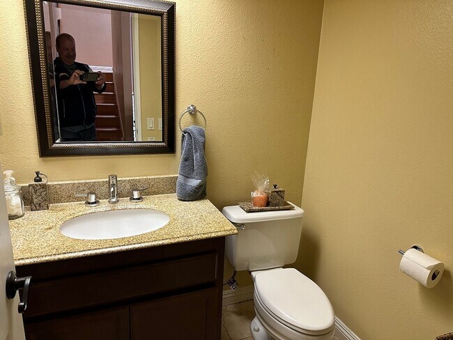 Building Photo - Outstanding Chula Vista Condo