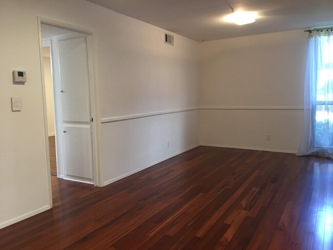 Building Photo - 31515 Lindero Canyon Rd