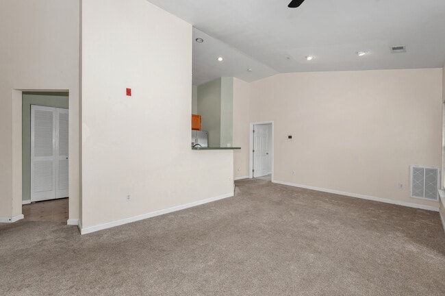 Building Photo - 500 Bradley Ct