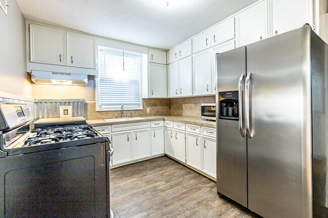 Building Photo - 3814 32nd St