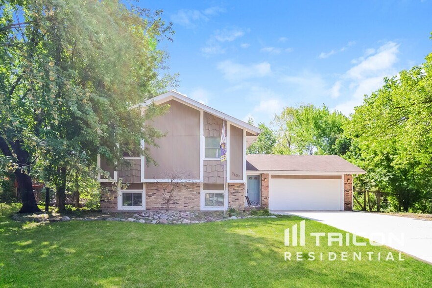 Primary Photo - 7407 Laredo Dr