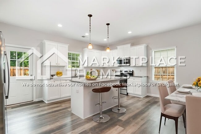 Building Photo - 509 1/2 E Maine Ave