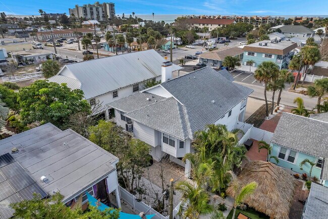 Building Photo - FURNISHED AVAILABLE JANUARY 2026. Beach Re...