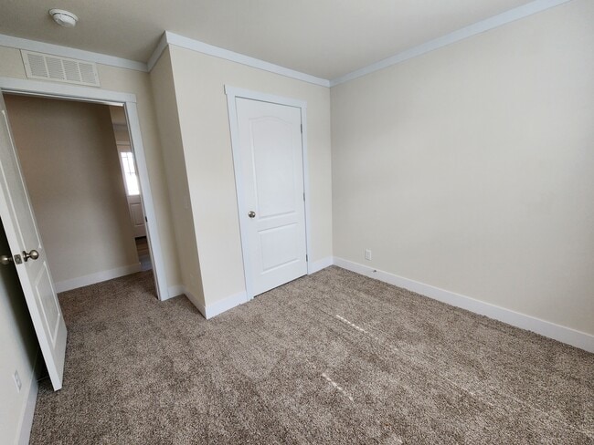 Building Photo - 17 Video Ct