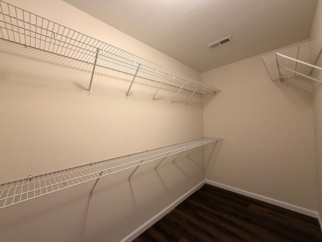 Building Photo - 110-112 Lyons Dr NW