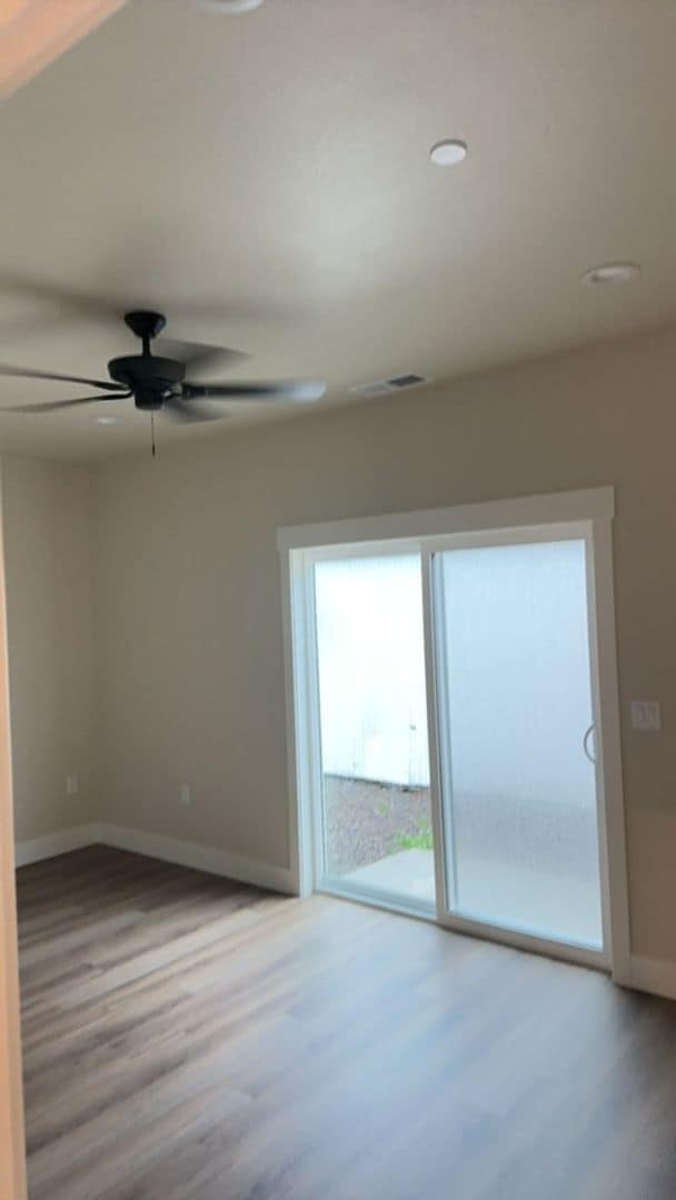 Building Photo - 101 E Lindo Ave